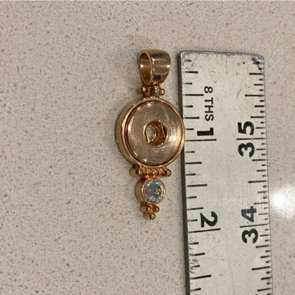Magnolia and vine rose gold coloured metal pendant for snap jewelry